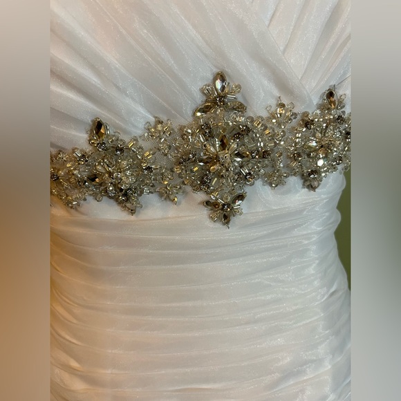 Sweetheart & Pleated Bodice Wedding Gown with Ruffled Skirt & Sweeping Train - Picture 3 of 9